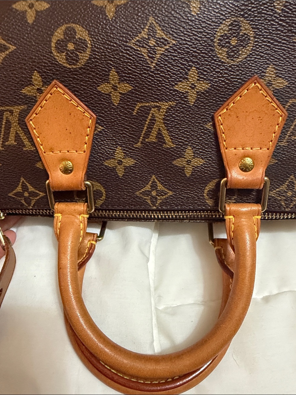 Authentic Louis Vuitton monogram speedy 25 with D rings - Picture 15 of 15